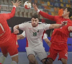 jugada partido balonmano Marruecos-Argelia