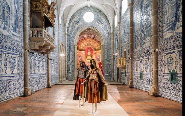 muestra Yves saint laurent en Évora