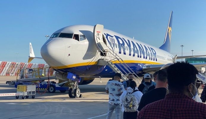 avión Ryanair aeropuerto