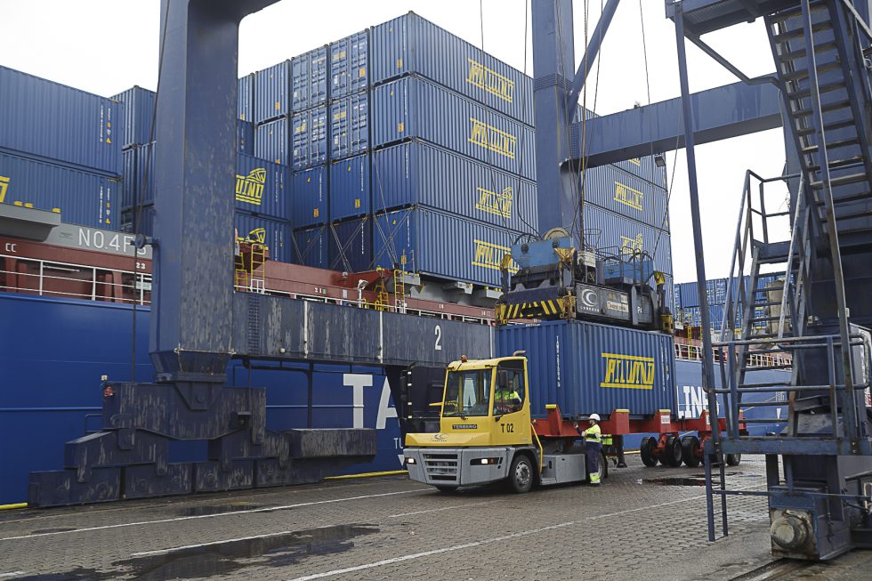 buque contenedores puerto Cádiz buque contenedores puerto Cádiz