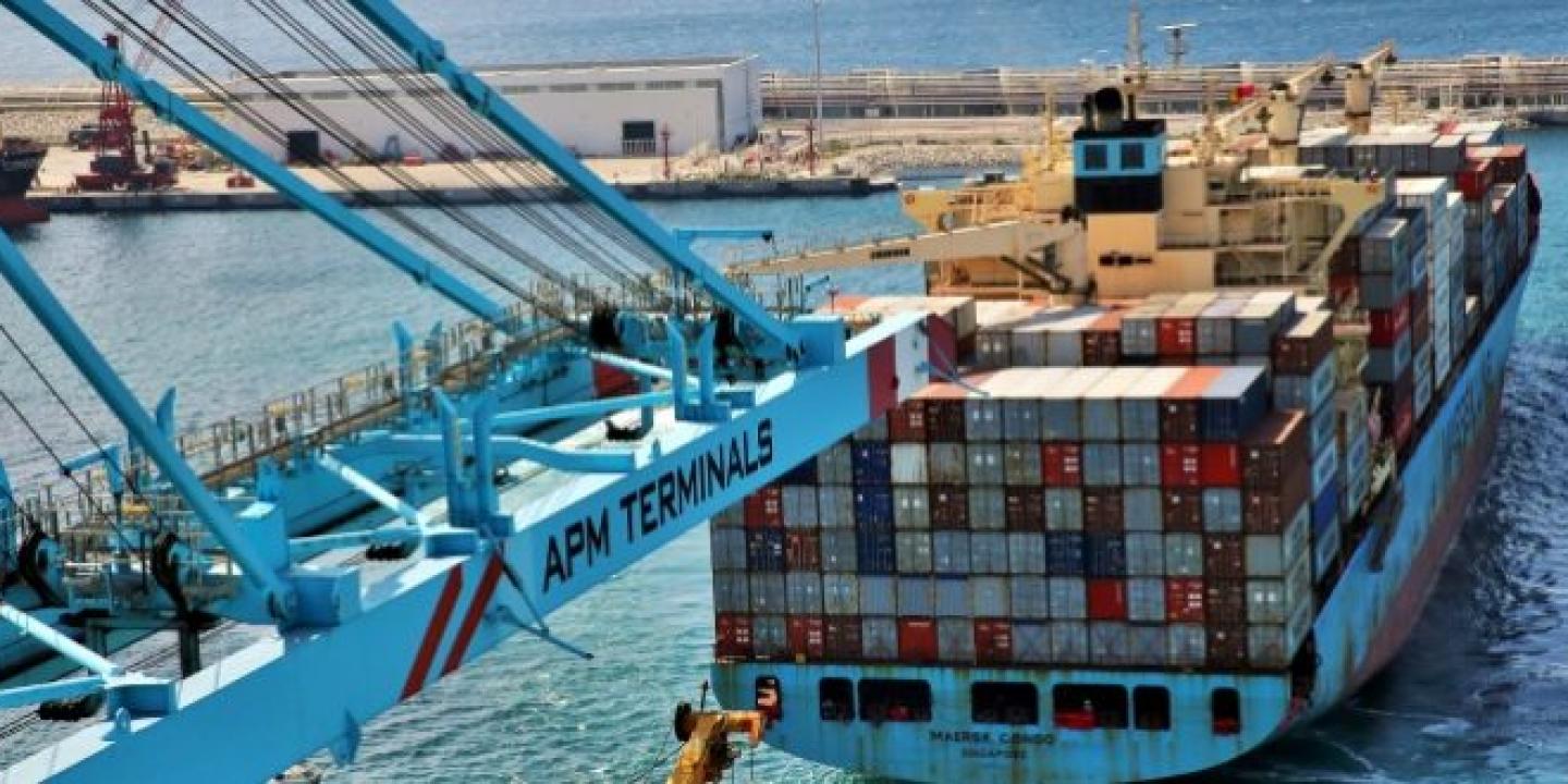 puerto tánger med contenedores